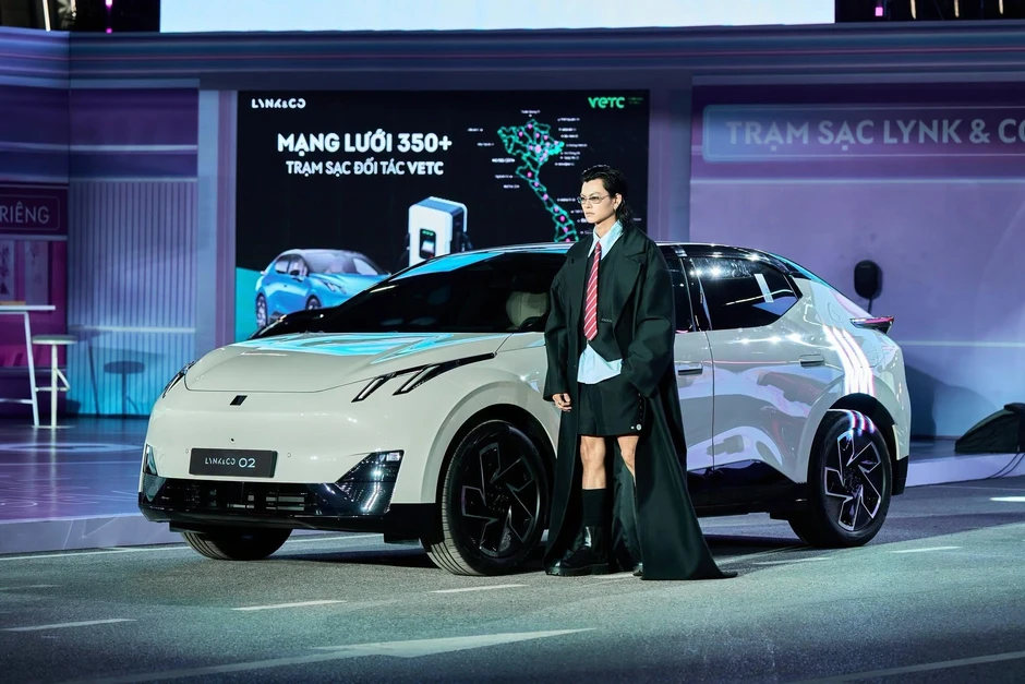 Hành trình ra đời mẫu xe thuần điện đầu tiên của Lynk & Co Hành trình ra đời mẫu xe thuần điện đầu tiên của Lynk & Co