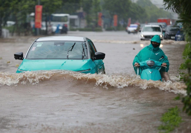 Hiểu lầm tai hại về chuẩn chống nước IP67: Xe máy điện là "tàu ngầm" mùa mưa ngập?! Hiểu lầm tai hại về chuẩn chống nước IP67: Xe máy điện là "tàu ngầm" mùa mưa ngập?!