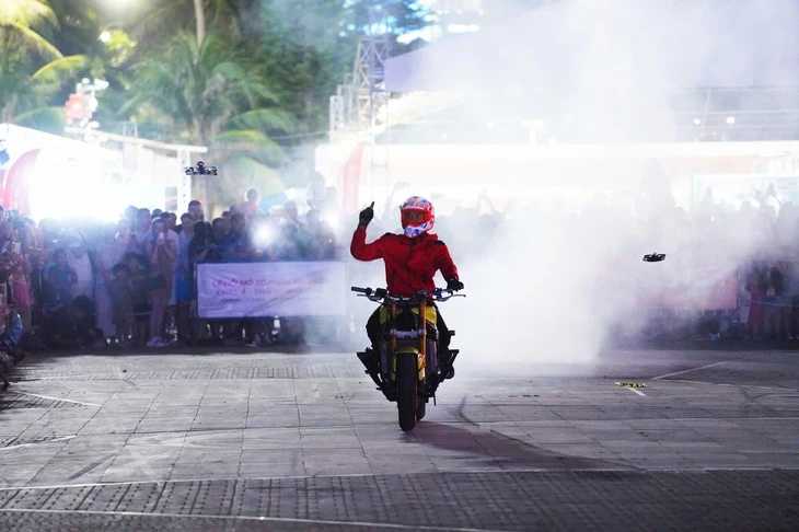 Hơn 1.000 biker ‘đổ bộ’ Nha Trang, khuấy động Lễ hội mô tô châu Á - Thái Bình Dương Hơn 1.000 biker ‘đổ bộ’ Nha Trang, khuấy động Lễ hội mô tô châu Á - Thái Bình Dương