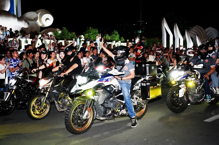 Hơn 1.000 biker ‘đổ bộ’ Nha Trang, khuấy động Lễ hội mô tô châu Á - Thái Bình Dương Hơn 1.000 biker ‘đổ bộ’ Nha Trang, khuấy động Lễ hội mô tô châu Á - Thái Bình Dương