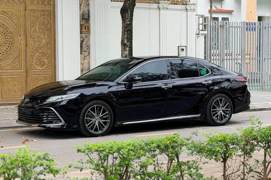 Hơn 2.000 xe Toyota Camry bị triệu hồi tại Việt Nam vì lỗi camera Hơn 2.000 xe Toyota Camry bị triệu hồi tại Việt Nam vì lỗi camera