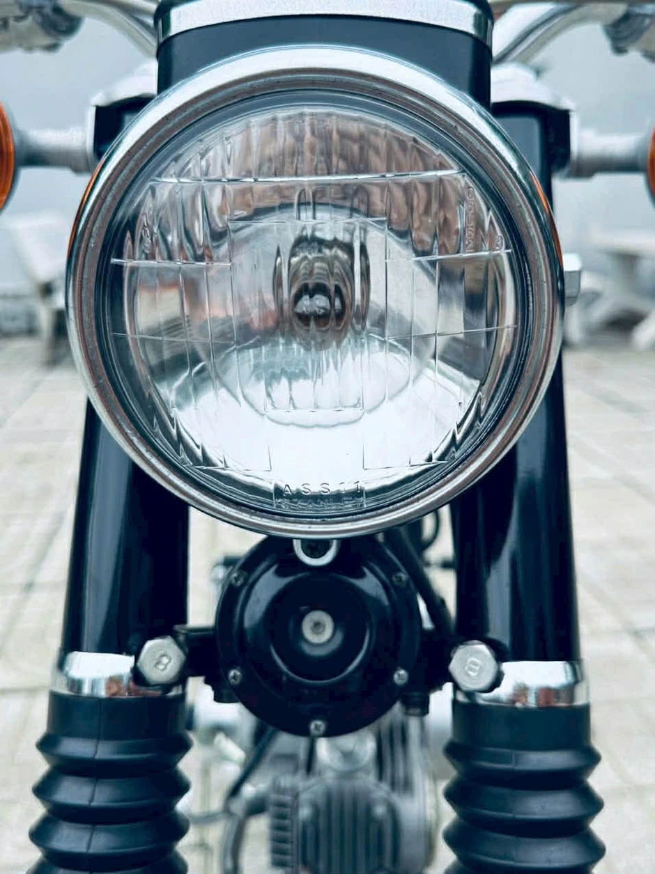 Honda 67 đời 1967 nguyên bản của dân chơi Gia Lai 'hét' giá 2,2 tỷ đồng gây sốt Honda 67 đời 1967 nguyên bản của dân chơi Gia Lai 'hét' giá 2,2 tỷ đồng gây sốt