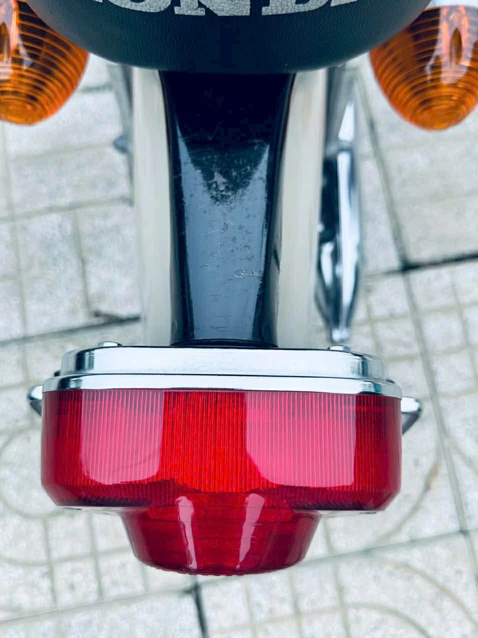 Honda 67 đời 1967 nguyên bản của dân chơi Gia Lai 'hét' giá 2,2 tỷ đồng gây sốt Honda 67 đời 1967 nguyên bản của dân chơi Gia Lai 'hét' giá 2,2 tỷ đồng gây sốt