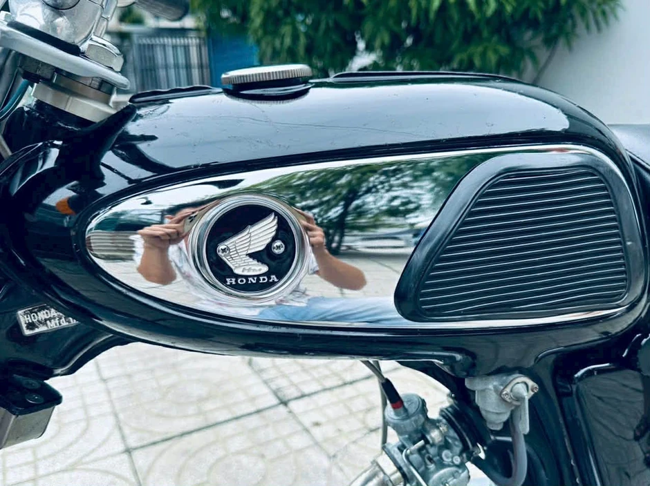 Honda 67 đời 1967 nguyên bản của dân chơi Gia Lai 'hét' giá 2,2 tỷ đồng gây sốt Honda 67 đời 1967 nguyên bản của dân chơi Gia Lai 'hét' giá 2,2 tỷ đồng gây sốt
