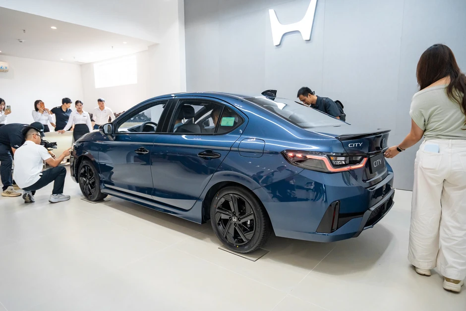Honda City 2026 ra mắt Việt Nam: Nâng cấp trang bị, giảm phiên bản, giá khởi điểm 539 triệu đồng Honda City 2026 ra mắt Việt Nam: Nâng cấp trang bị, giảm phiên bản, giá khởi điểm 539 triệu đồng