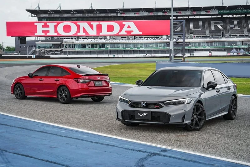 Honda Civic e:HEV bản nâng cấp ra mắt: Thêm 'đồ chơi' thể thao, lược bớt tùy chọn màu, giá tăng nhẹ Honda Civic e:HEV bản nâng cấp ra mắt: Thêm 'đồ chơi' thể thao, lược bớt tùy chọn màu, giá tăng nhẹ