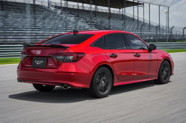 Honda Civic e:HEV bản nâng cấp ra mắt: Thêm 'đồ chơi' thể thao, lược bớt tùy chọn màu, giá tăng nhẹ Honda Civic e:HEV bản nâng cấp ra mắt: Thêm 'đồ chơi' thể thao, lược bớt tùy chọn màu, giá tăng nhẹ