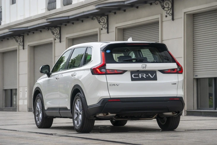 Honda CR-V bản xăng nâng cấp tại Việt Nam: Giá từ 1,039 tỉ, màn lớn, thêm an toàn cạnh tranh CX-5 Honda CR-V bản xăng nâng cấp tại Việt Nam: Giá từ 1,039 tỉ, màn lớn, thêm an toàn cạnh tranh CX-5