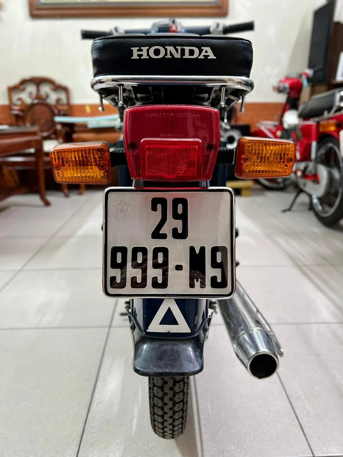 Honda Cub 82 biển 3 số huyền thoại được trả 150 triệu, chủ xe Hà Nội từ chối bán Honda Cub 82 biển 3 số huyền thoại được trả 150 triệu, chủ xe Hà Nội từ chối bán