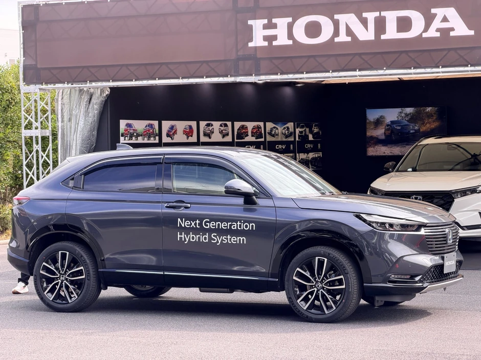 Honda HR-V sắp có nâng cấp lớn: Thêm bản thể thao và địa hình, trang bị công nghệ mới như Civic Honda HR-V sắp có nâng cấp lớn: Thêm bản thể thao và địa hình, trang bị công nghệ mới như Civic