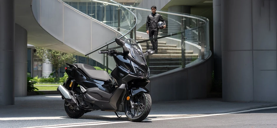 Honda NWZ150 ra mắt với động cơ hybrid, trang bị màn hình TFT và radar chống va chạm, giá bán chưa tới 70 triệu đồng