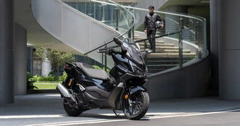 Honda NWZ150 ra mắt với động cơ hybrid, trang bị màn hình TFT và radar chống va chạm, giá bán chưa tới 70 triệu đồng