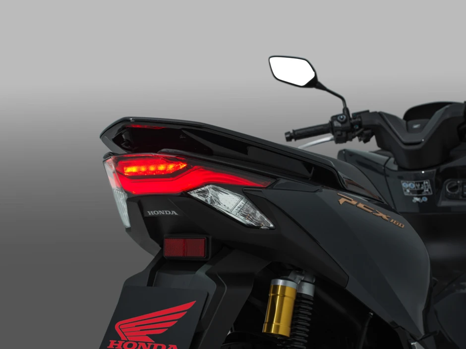 Honda PCX160 2026 mở bán gần Việt Nam: Thiết kế trẻ trung hơn, cốp rộng 30 lít, giá quy đổi hơn 80 triệu Honda PCX160 2026 mở bán gần Việt Nam: Thiết kế trẻ trung hơn, cốp rộng 30 lít, giá quy đổi hơn 80 triệu