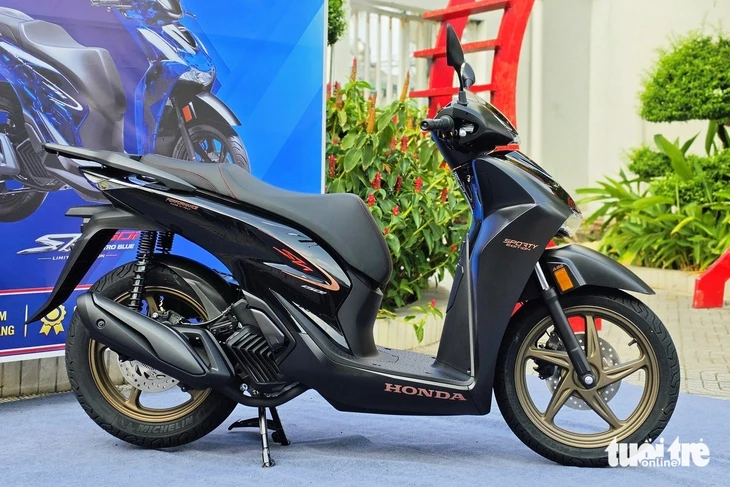 Honda SH 2026 nhập Ý về Việt Nam, đắt ngang ô tô mini
