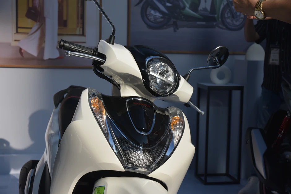 Honda Sh Mode 2026 ra mắt Việt Nam: Giá từ gần 61 triệu đồng, màn hình mới, động cơ ‘sạch’ hơn, thêm tính năng an toàn Honda Sh Mode 2026 ra mắt Việt Nam: Giá từ gần 61 triệu đồng, màn hình mới, động cơ ‘sạch’ hơn, thêm tính năng an toàn