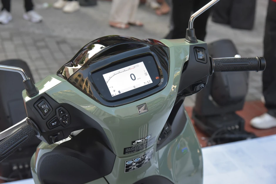 Honda Sh Mode 2026 ra mắt Việt Nam: Giá từ gần 61 triệu đồng, màn hình mới, động cơ ‘sạch’ hơn, thêm tính năng an toàn Honda Sh Mode 2026 ra mắt Việt Nam: Giá từ gần 61 triệu đồng, màn hình mới, động cơ ‘sạch’ hơn, thêm tính năng an toàn