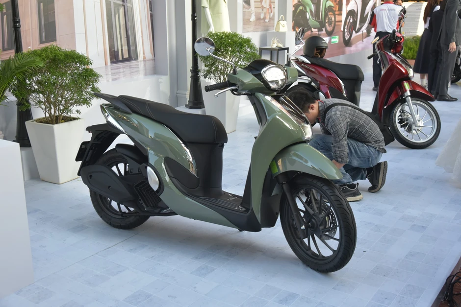 Honda Sh Mode 2026 ra mắt Việt Nam: Giá từ gần 61 triệu đồng, màn hình mới, động cơ ‘sạch’ hơn, thêm tính năng an toàn Honda Sh Mode 2026 ra mắt Việt Nam: Giá từ gần 61 triệu đồng, màn hình mới, động cơ ‘sạch’ hơn, thêm tính năng an toàn