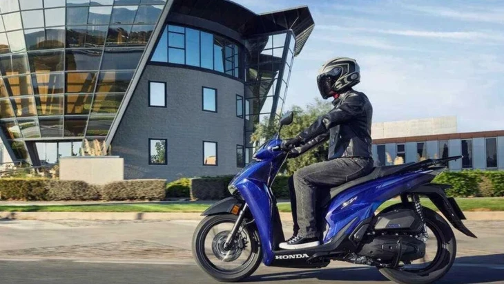 Honda SH Vetro Blue 2026 rục rịch về Việt Nam: dùng động cơ 150cc, giá dự kiến trên 200 triệu Honda SH Vetro Blue 2026 rục rịch về Việt Nam: dùng động cơ 150cc, giá dự kiến trên 200 triệu