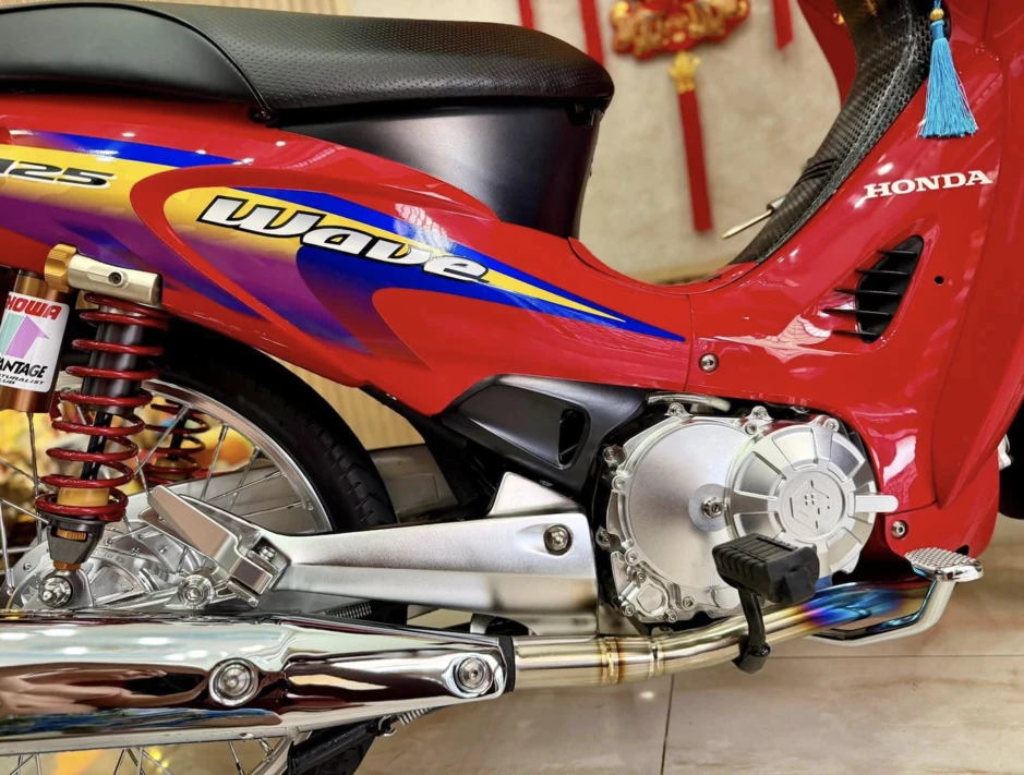 Honda Wave 125 đời 2005 lên dàn đồ hiệu hơn 500 triệu đồng Honda Wave 125 đời 2005 lên dàn đồ hiệu hơn 500 triệu đồng