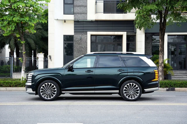 Hyundai Palisade 2026 giá từ gần 1,5 tỷ đồng tại Việt Nam, bằng hơn nửa Teramont: 3 bản, 2 tùy chọn ghế, hybrid tiêu chuẩn, 'ăn' xăng chỉ 6,1L/100km Hyundai Palisade 2026 giá từ gần 1,5 tỷ đồng tại Việt Nam, bằng hơn nửa Teramont: 3 bản, 2 tùy chọn ghế, hybrid tiêu chuẩn, 'ăn' xăng chỉ 6,1L/100km
