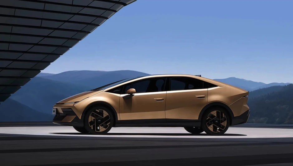 Hyundai tung sedan điện giá quy đổi chỉ 600 triệu: Thiết kế như Lamborghini, chạy Hà Nội - Quảng Trị chỉ trong 1 lần sạc