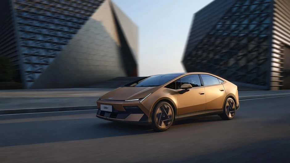 Hyundai tung sedan điện giá quy đổi chỉ 600 triệu: Thiết kế như Lamborghini, chạy Hà Nội - Quảng Trị chỉ trong 1 lần sạc