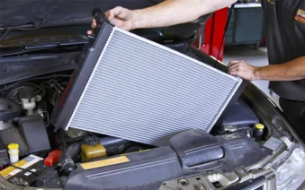Két nước bị tắc không chỉ là lỗi nhỏ: Nguy cơ gây sôi máy và hỏng động cơ