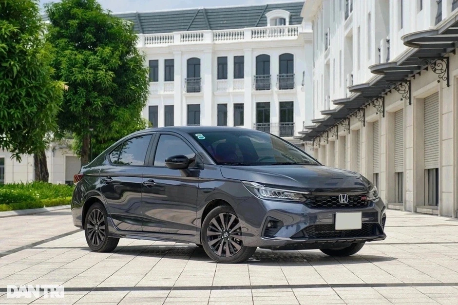 Khách Việt giảm mua sedan hạng B, xe hạ giá quanh năm vẫn khó tiêu thụ Khách Việt giảm mua sedan hạng B, xe hạ giá quanh năm vẫn khó tiêu thụ