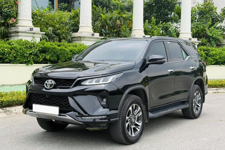 Khách Việt không còn cơ hội mua Fortuner máy dầu, thêm lợi thế cho Everest Khách Việt không còn cơ hội mua Fortuner máy dầu, thêm lợi thế cho Everest