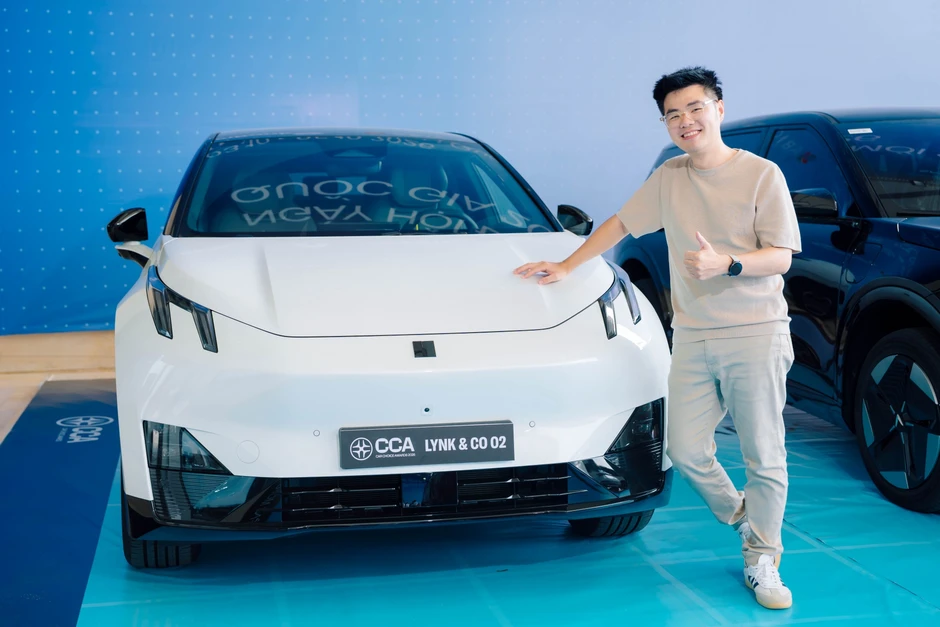Khai mạc VIMS 2026: Khách đến từ trước giờ mở cửa, khu trưng bày và khu lái thử kín người tham quan