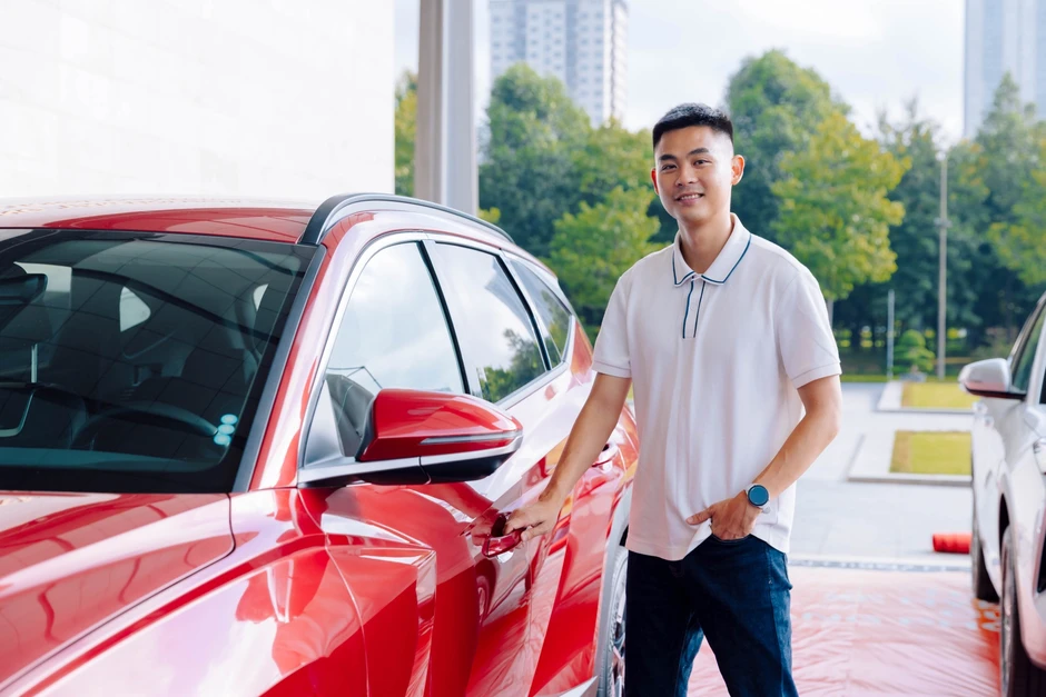 Khai mạc VIMS 2026: Khách đến từ trước giờ mở cửa, khu trưng bày và khu lái thử kín người tham quan