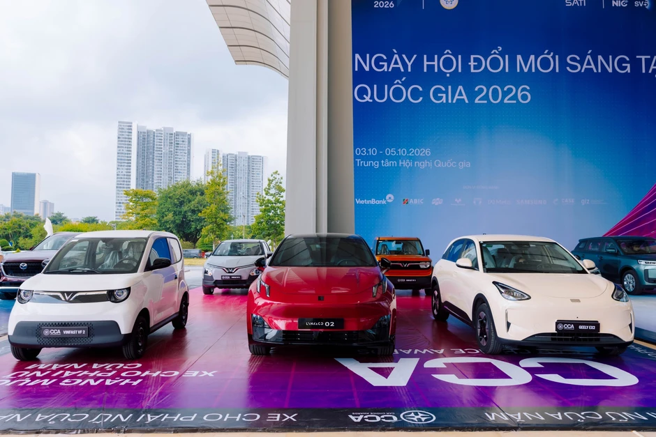 Khai mạc VIMS 2026: Khách đến từ trước giờ mở cửa, khu trưng bày và khu lái thử kín người tham quan