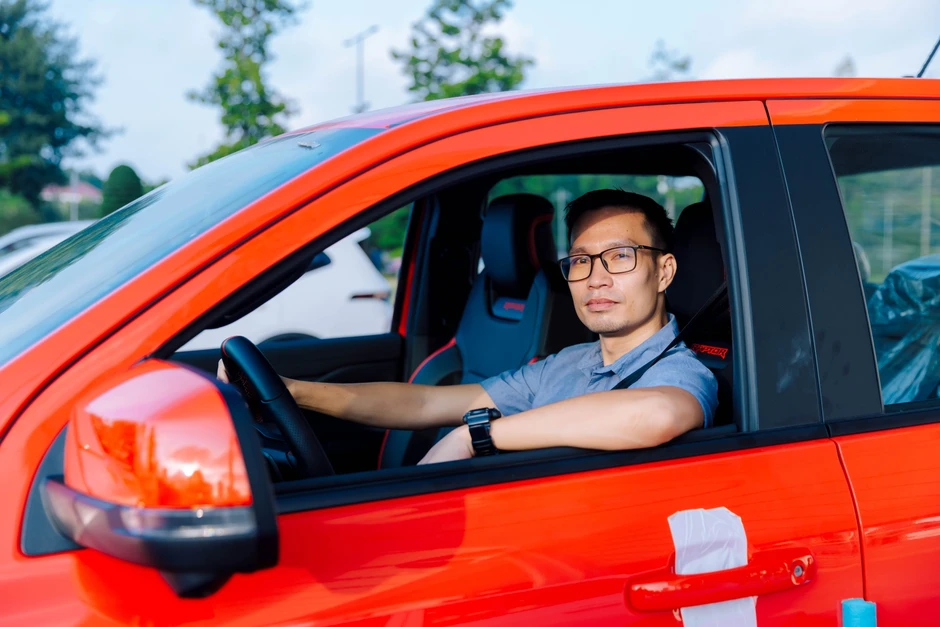 Khai mạc VIMS 2026: Khách đến từ trước giờ mở cửa, khu trưng bày và khu lái thử kín người tham quan