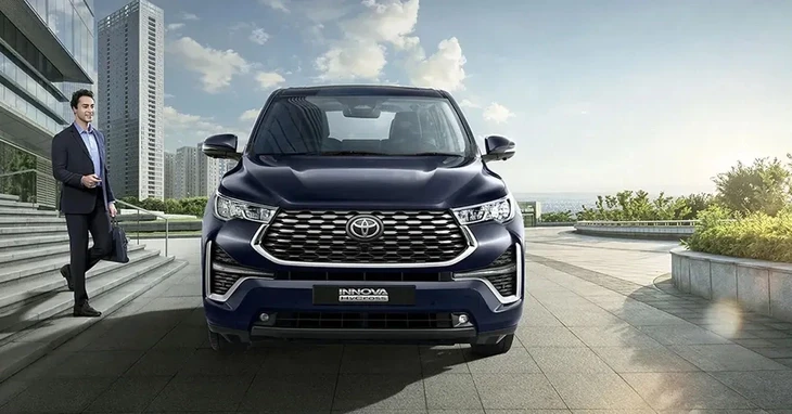 Khi Innova bị 'khai tử': Innova Cross bán gấp đôi, mở đường cho hybrid giá rẻ Khi Innova bị 'khai tử': Innova Cross bán gấp đôi, mở đường cho hybrid giá rẻ