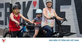 Khủng hoảng nhiên liệu, người dân Australia đổ xô đi mua xe điện