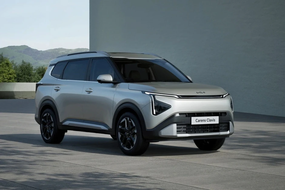 Kia Carens rục rịch nâng cấp, gia tăng sức ép lên Xpander