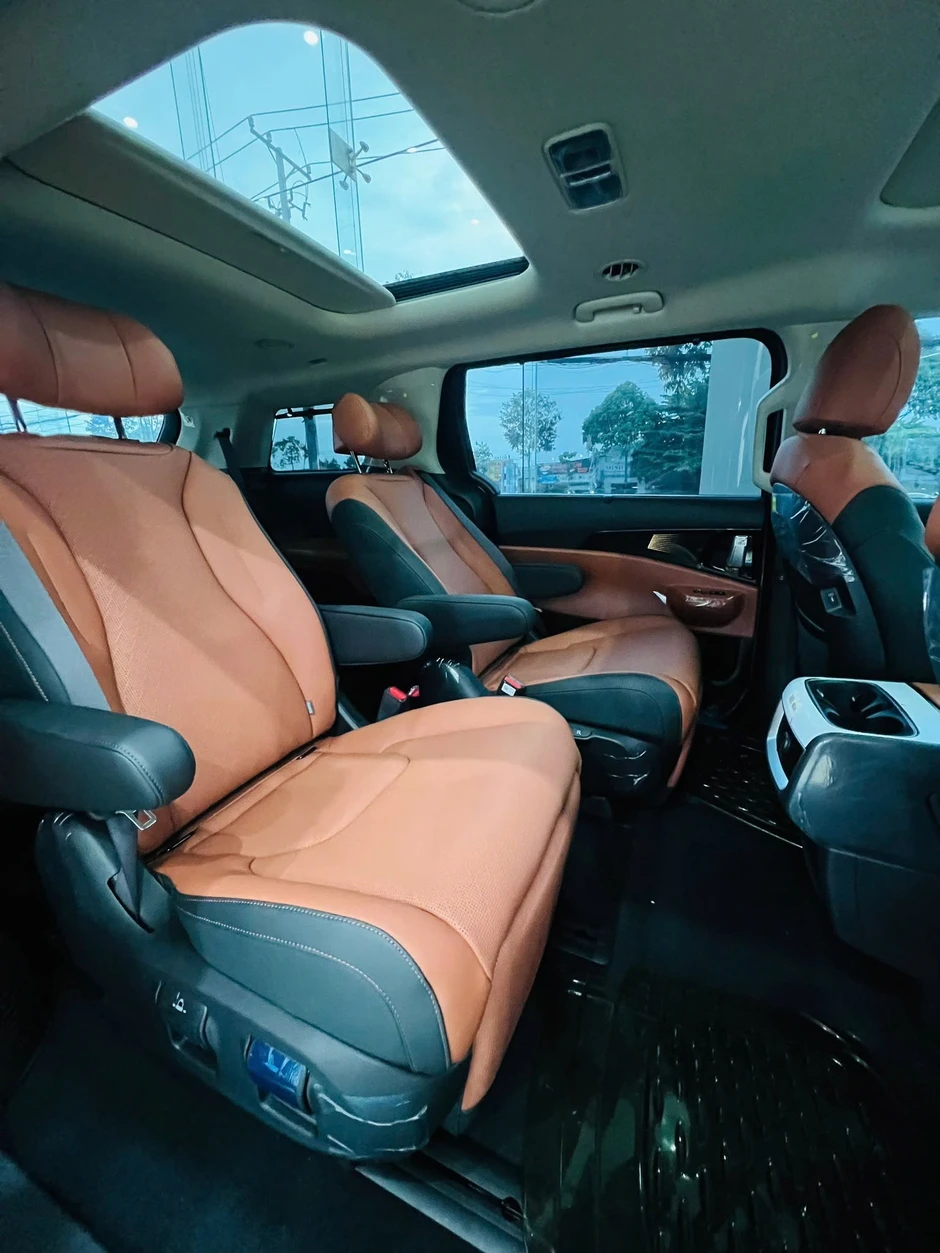 Kia Carnival giảm giá tới 170 triệu tại đại lý, mua mới rẻ như mua cũ Kia Carnival giảm giá tới 170 triệu tại đại lý, mua mới rẻ như mua cũ