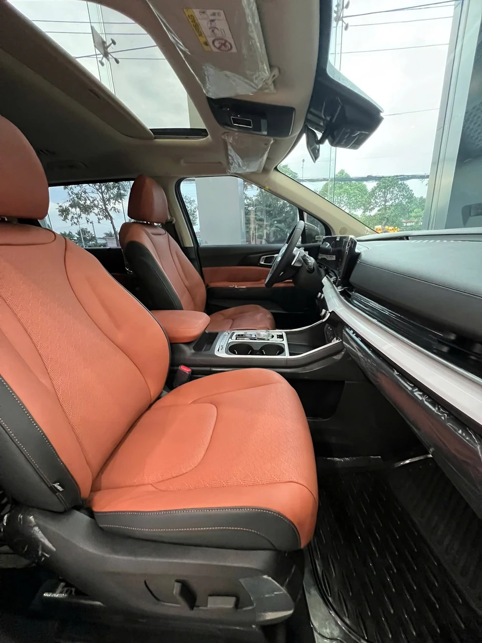 Kia Carnival giảm giá tới 170 triệu tại đại lý, mua mới rẻ như mua cũ Kia Carnival giảm giá tới 170 triệu tại đại lý, mua mới rẻ như mua cũ