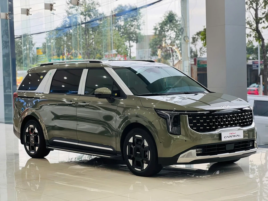 Kia Carnival giảm giá tới 170 triệu tại đại lý, mua mới rẻ như mua cũ Kia Carnival giảm giá tới 170 triệu tại đại lý, mua mới rẻ như mua cũ