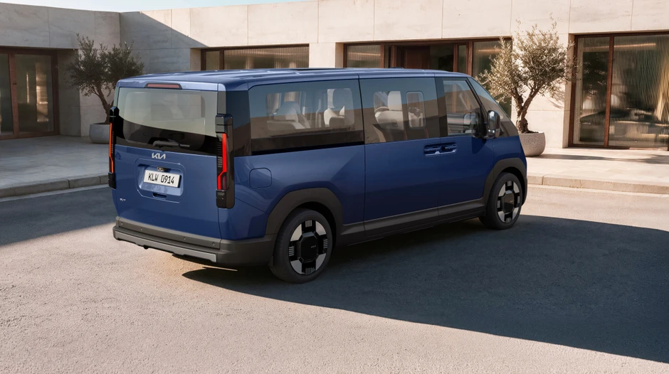 Kia PV7 ra mắt: 23 phiên bản, tùy biến tới 11 chỗ ngồi, chạy 460km/sạc, có ADAS cạnh tranh Transit