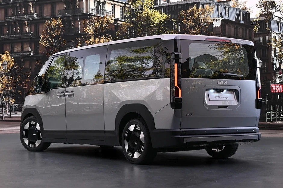 Kia PV7 ra mắt: 23 phiên bản, tùy biến tới 11 chỗ ngồi, chạy 460km/sạc, có ADAS cạnh tranh Transit
