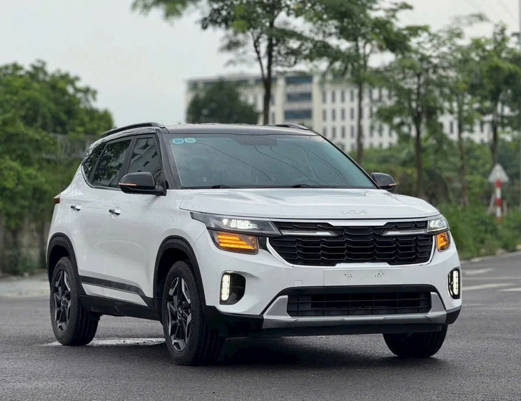 'Kia Sonet, Seltos, Carens đồng loạt giảm giá, dễ gây chú ý ban đầu nhưng chỉ thế thôi là chưa đủ' 'Kia Sonet, Seltos, Carens đồng loạt giảm giá, dễ gây chú ý ban đầu nhưng chỉ thế thôi là chưa đủ'