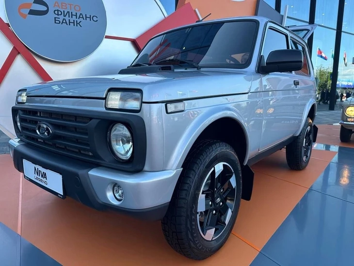 Lada Niva đang rao bán ở Việt Nam có bản mới: Lần đầu tiên có túi khí, vỏ chống gỉ sau gần 50 năm Lada Niva đang rao bán ở Việt Nam có bản mới: Lần đầu tiên có túi khí, vỏ chống gỉ sau gần 50 năm