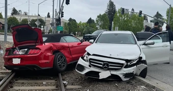 Lái tới 190km/h trên cao tốc chỉ vì muộn làm, tài xế Ford vào trại tạm giam