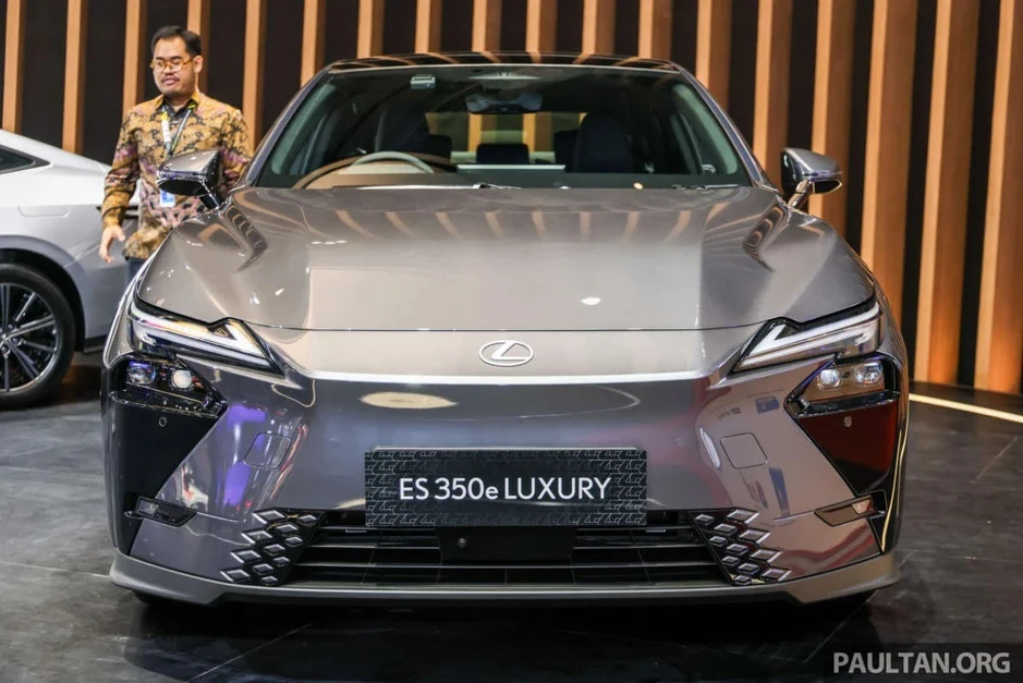 Lexus ES đời mới ra mắt Đông Nam Á giá dưới 2 tỷ, chờ ngày về Việt Nam Lexus ES đời mới ra mắt Đông Nam Á giá dưới 2 tỷ, chờ ngày về Việt Nam