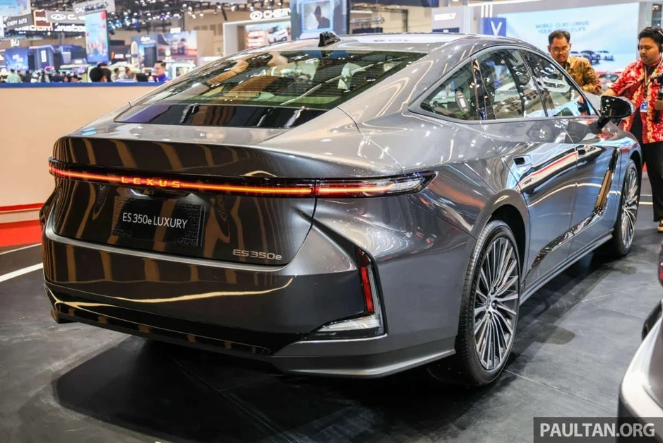 Lexus ES đời mới ra mắt Đông Nam Á giá dưới 2 tỷ, chờ ngày về Việt Nam Lexus ES đời mới ra mắt Đông Nam Á giá dưới 2 tỷ, chờ ngày về Việt Nam
