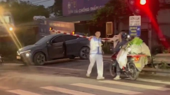 Liên tiếp xảy ra ô tô va chạm tàu hỏa: Nguyên tắc an toàn khi băng qua đường sắt