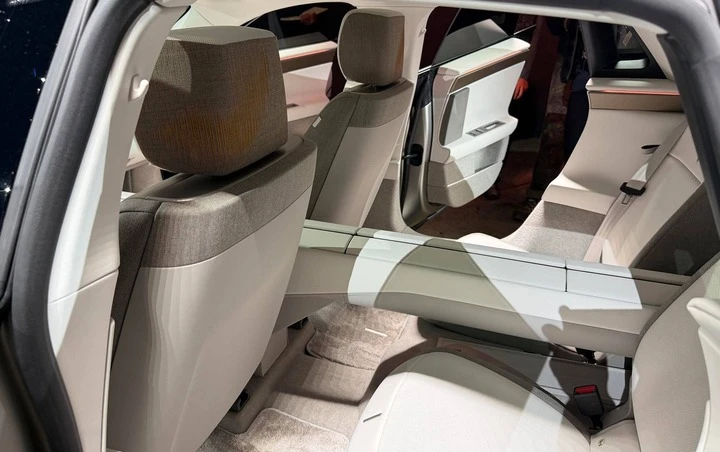 Lộ diện xe điện Jaguar sạc siêu nhanh Lộ diện xe điện Jaguar sạc siêu nhanh
