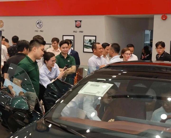 Loạt xe MG giảm giá sâu, khách hàng đổ về đại lý trải nghiệm trong tháng 9 Loạt xe MG giảm giá sâu, khách hàng đổ về đại lý trải nghiệm trong tháng 9