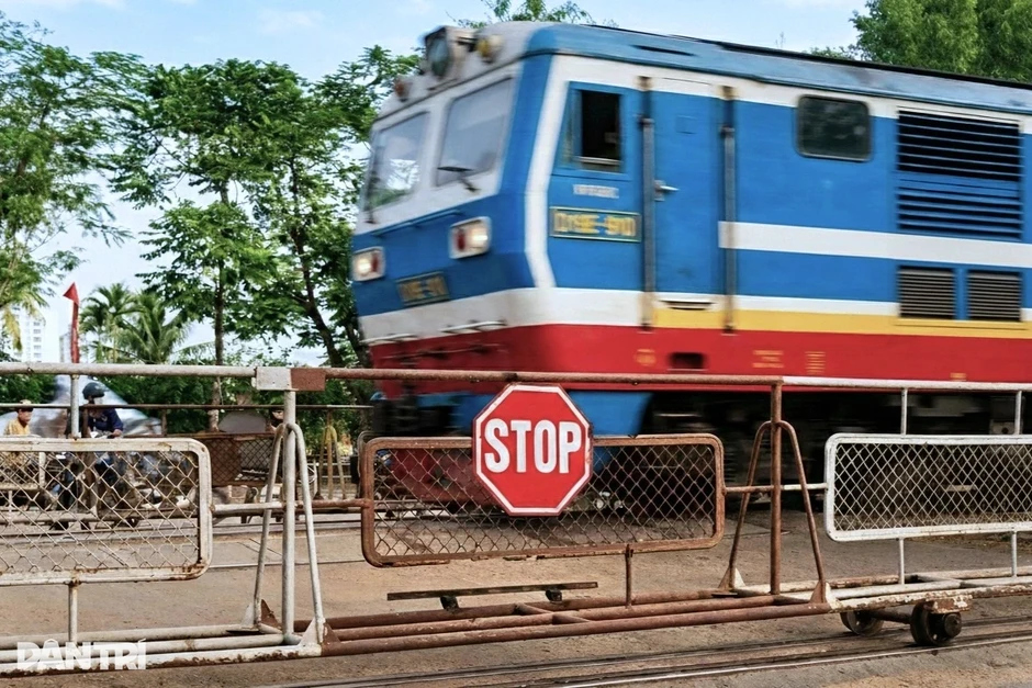 Lưu ý khi đi qua đường sắt, người vi phạm có thể bị phạt tới 7 triệu đồng Lưu ý khi đi qua đường sắt, người vi phạm có thể bị phạt tới 7 triệu đồng